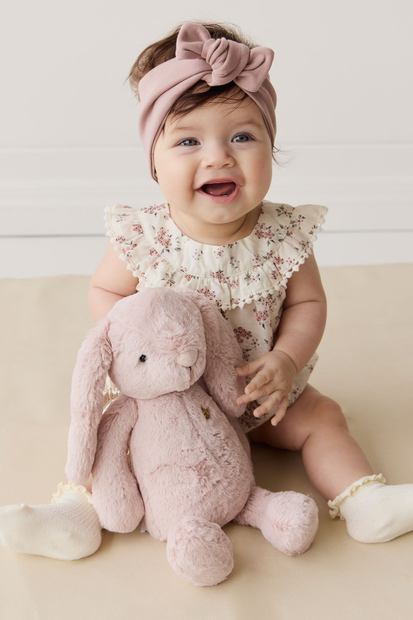 Snuggle Bunnies - Glitter Penelope