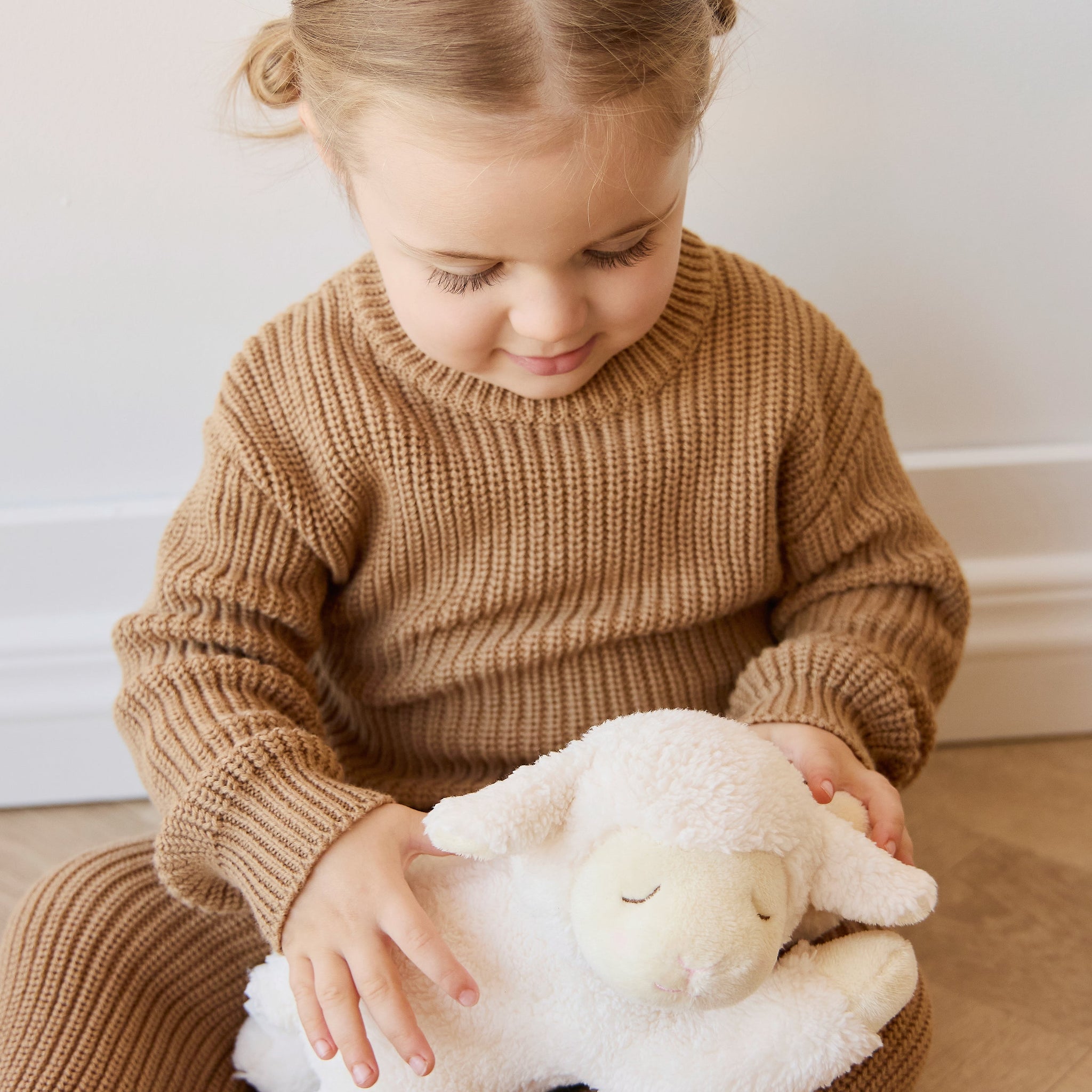 Snuggle Bunnies - Lambie