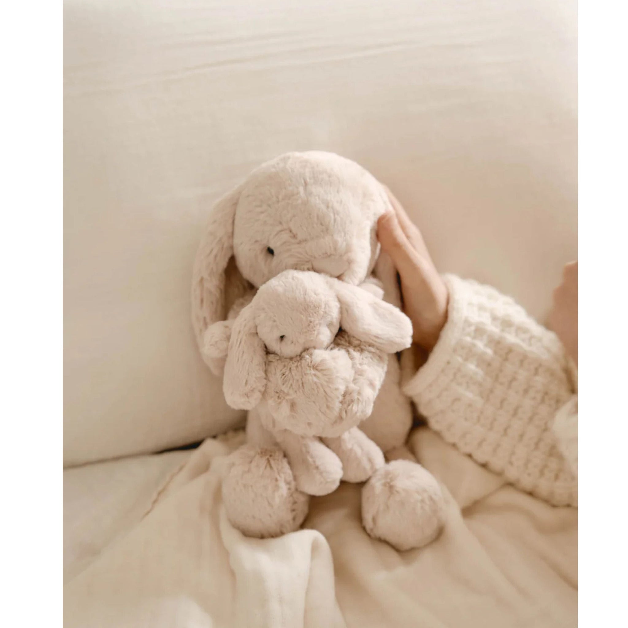 Snuggle Bunnies - Plush Frankie the Hugging Bunny - Brulee 30cm